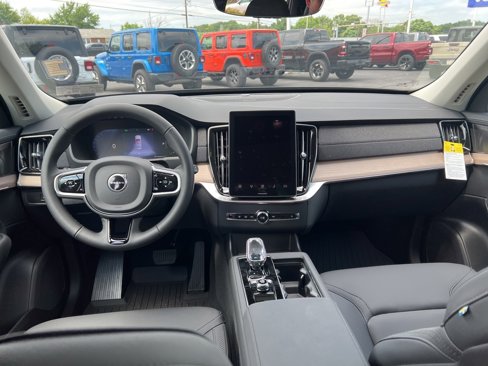 New 2026 Volvo XC90 B6 Plus w/ Protection Package Premier image 29