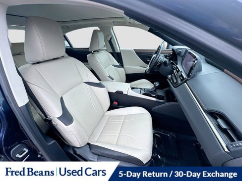 Used 2023 Lexus ES 350 Ultra Luxury image 29