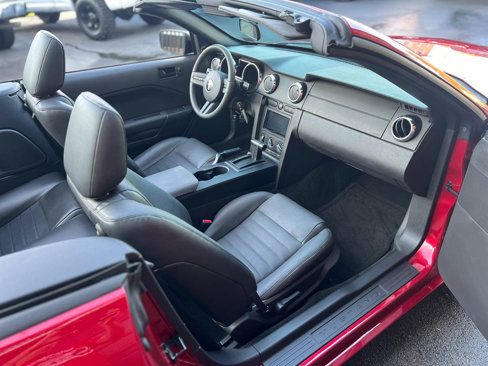 Used 2005 Ford Mustang GT Premium image 25