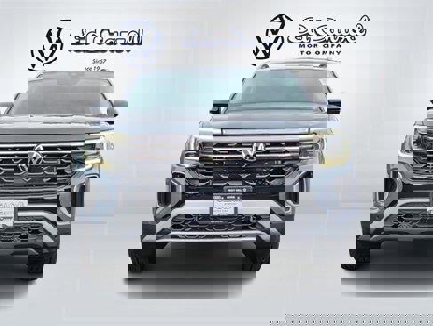New 2026 Volkswagen Atlas Peak Edition image 2