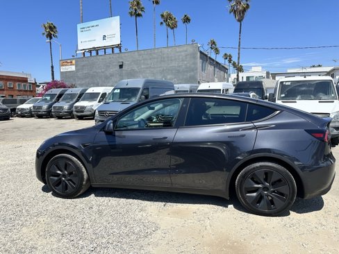 Used 2024 Tesla Model Y Long Range image 11