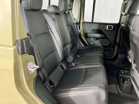 New 2025 Jeep Gladiator Sport image 26
