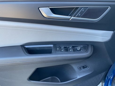 New 2026 Volkswagen Atlas Cross Sport SEL R-Line image 26