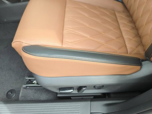 New 2026 Nissan Rogue Platinum image 10