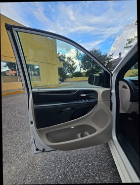 Used 2019 Dodge Grand Caravan SXT image 26