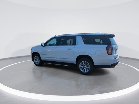 Used 2024 Chevrolet Suburban Premier image 6