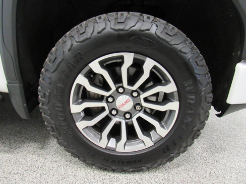 Used 2021 GMC Sierra 1500 AT4 w/ AT4 Premium Package image 16