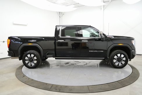 Used 2024 GMC Sierra 2500 Denali w/ Denali Reserve Package image 8