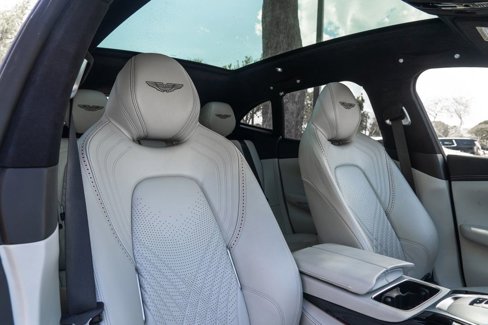 Used 2021 Aston Martin DBX image 27