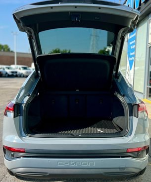 Used 2024 Audi Q4 e-tron Premium Plus w/ Premium Plus image 8