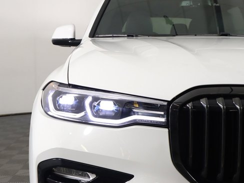 Used 2022 BMW X7 M50i image 18