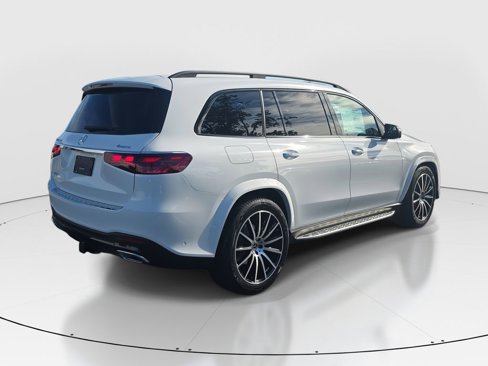 New 2026 Mercedes-Benz GLS 580 4MATIC image 5