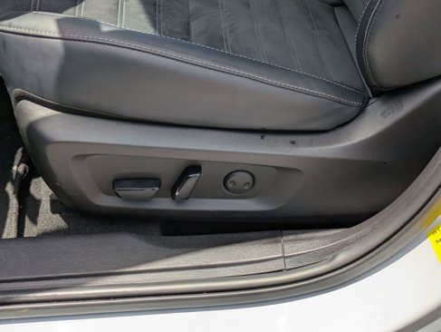 Used 2024 Mitsubishi Outlander SE image 16