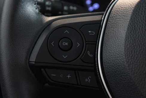 Used 2021 Toyota RAV4 XLE Premium image 17