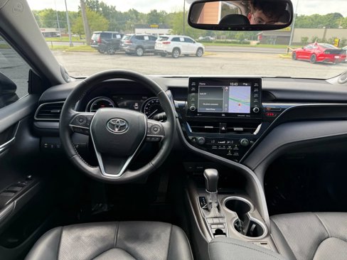 Used 2022 Toyota Camry XLE image 12