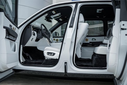 New 2025 Rolls-Royce Cullinan image 16