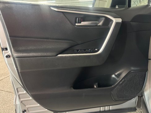 Used 2022 Toyota RAV4 XLE image 14