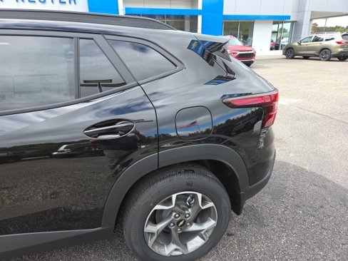 New 2026 Chevrolet Trax LT w/ Driver Confidence Package image 16