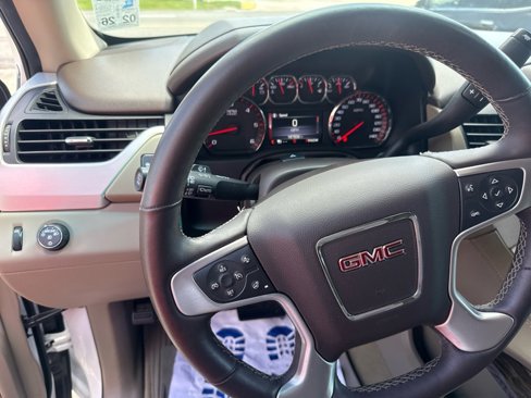 Used 2016 GMC Yukon XL SLT image 12