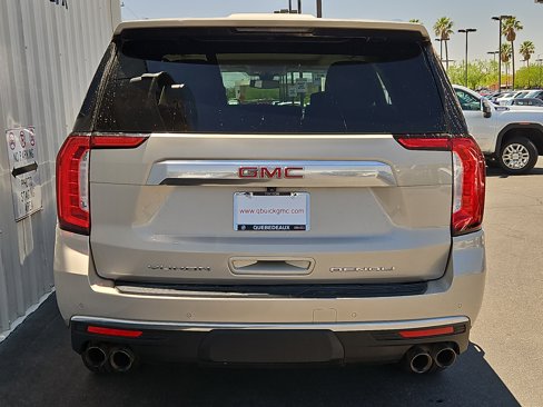 Used 2021 GMC Yukon Denali image 3