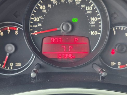 Used 2012 Volkswagen Beetle Launch Edition image 26