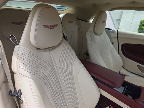 Used 2019 Aston Martin DB11 Volante image 18