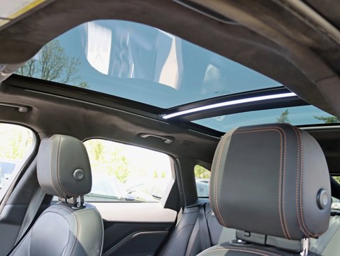 Used 2020 Jaguar F-PACE Prestige image 30