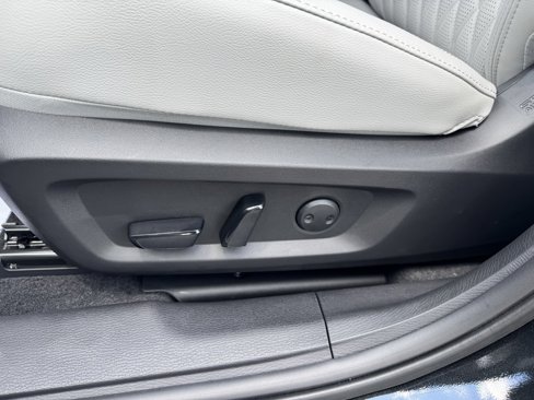 New 2025 Mitsubishi Outlander AWD image 11