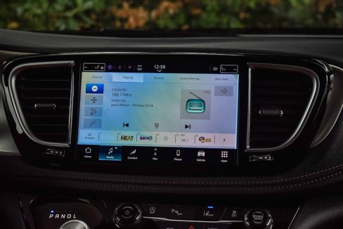 New 2026 Chrysler Pacifica Pinnacle image 13