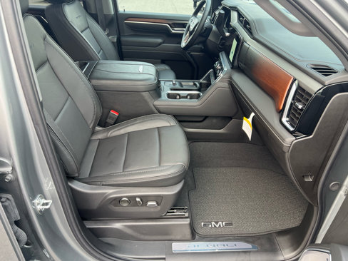 Used 2025 GMC Sierra 3500 Denali w/ Denali Reserve Package image 32