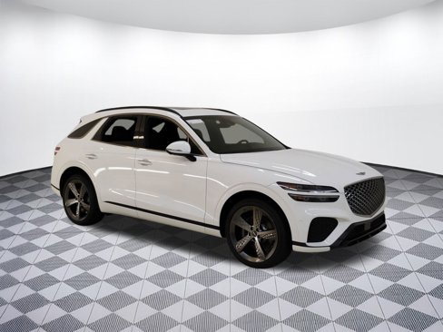 Used 2025 Genesis GV70 3.5T Sport w/ Sport Advanced Package image 4