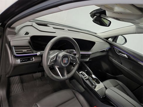 Used 2025 Buick Envision Preferred image 18