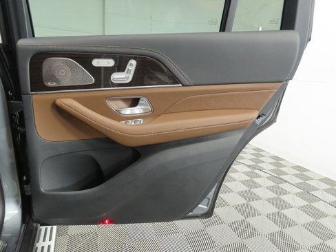 New 2026 Mercedes-Benz GLS 580 4MATIC image 29