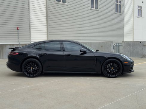 Used 2020 Porsche Panamera 4 w/ Premium Package Plus image 3