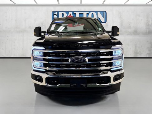 New 2025 Ford F250 Lariat w/ FX4 Off-Road Package image 2