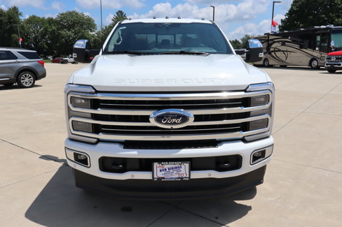 New 2025 Ford F350 Platinum w/ Platinum Plus Package image 2
