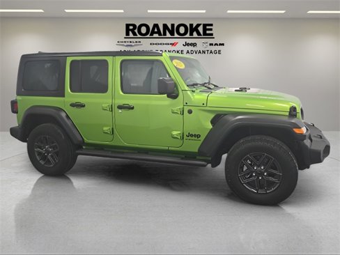 Used 2025 Jeep Wrangler Sport S image 4