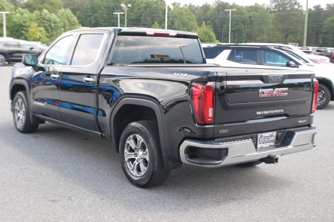Used 2022 GMC Sierra 1500 SLT w/ SLT Convenience Package image 5