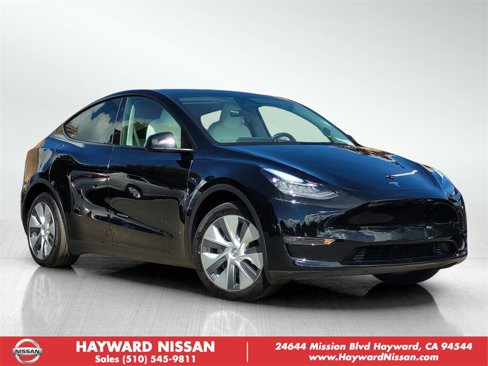 Used 2023 Tesla Model Y Long Range image 1