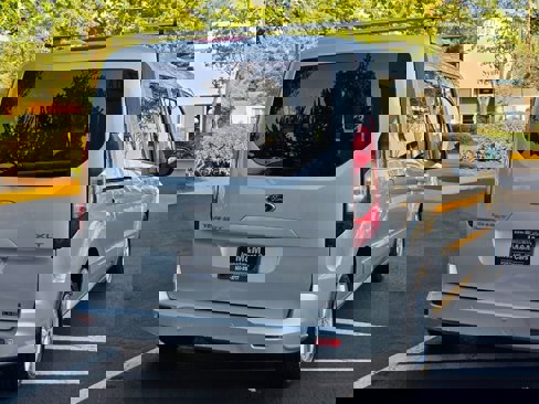 Used 2015 Ford Transit Connect XLT image 8