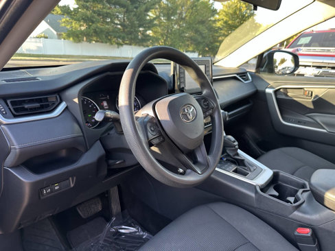 Used 2019 Toyota RAV4 LE image 17
