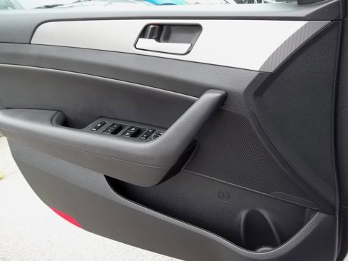 Used 2018 Hyundai Sonata Sport image 13