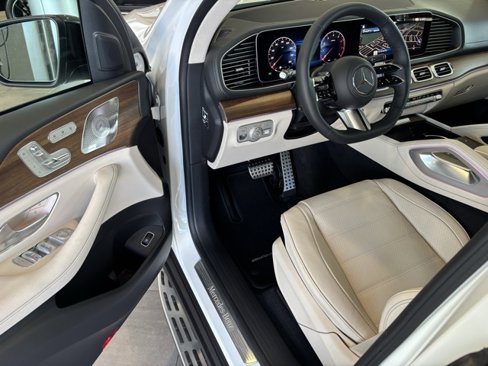New 2026 Mercedes-Benz GLS 450 4MATIC image 11