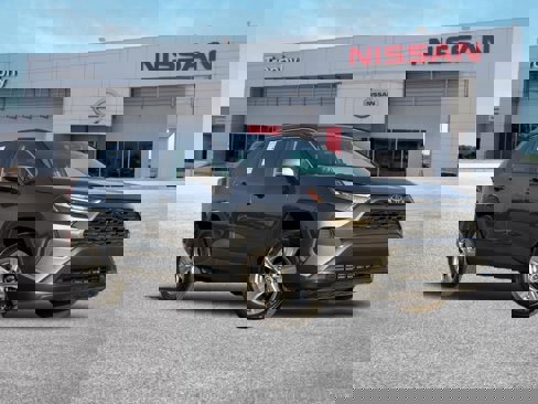 Used 2024 Toyota RAV4 XLE image 1