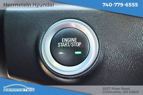 Used 2024 GMC Terrain SLT image 21