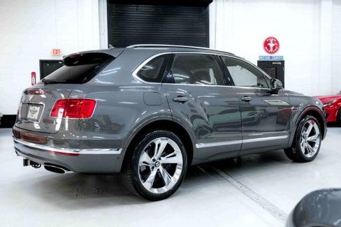 Used 2018 Bentley Bentayga image 9