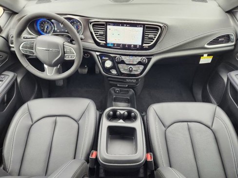New 2025 Chrysler Pacifica Select image 18