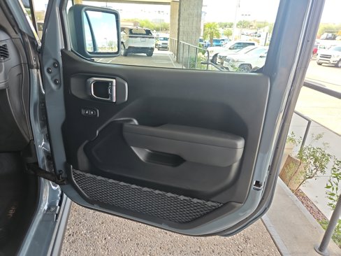 New 2025 Jeep Gladiator Rubicon image 16