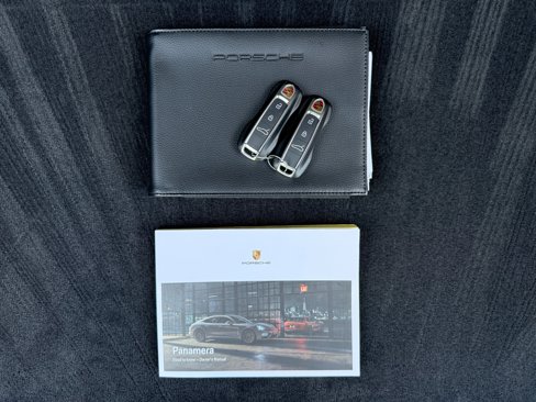 Used 2023 Porsche Panamera 4 w/ Premium Package image 38
