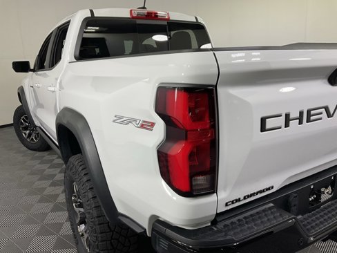 Used 2024 Chevrolet Colorado ZR2 w/ Technology Package image 35
